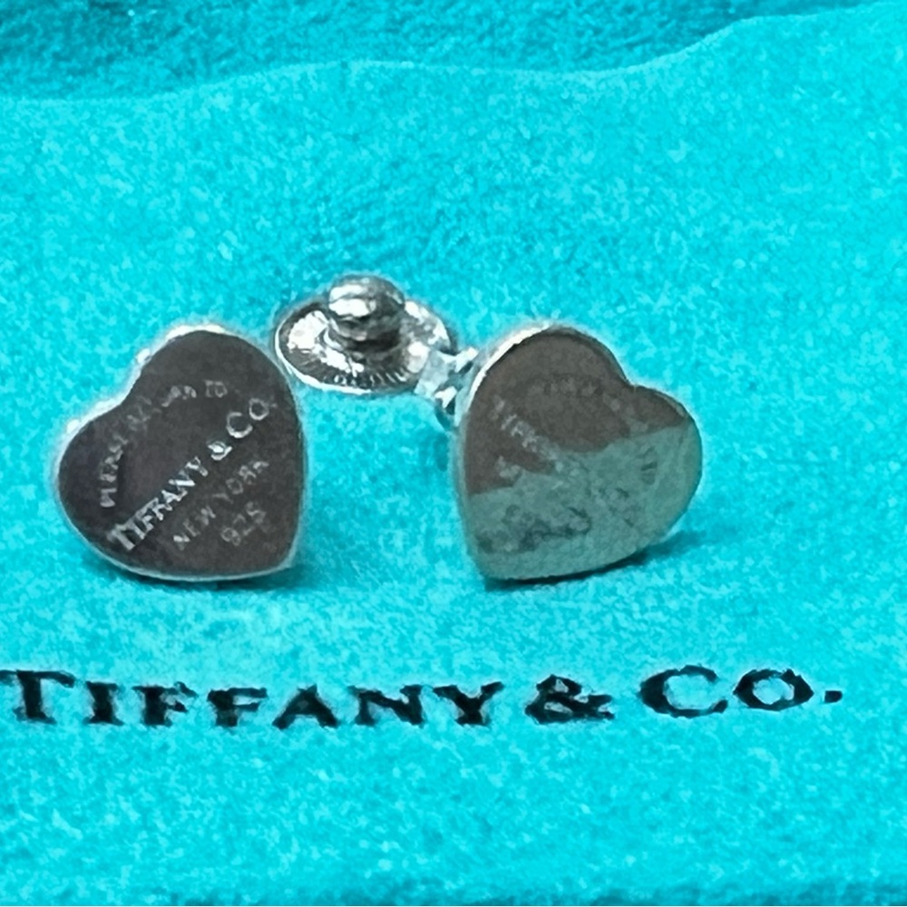 New, never worn mini 3/8 in 
Return to Tiffany heart earrings